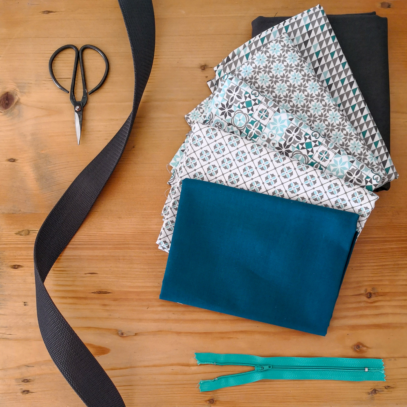 Zipper Project Bag 10 x 13 — Piecing the Past Quilts