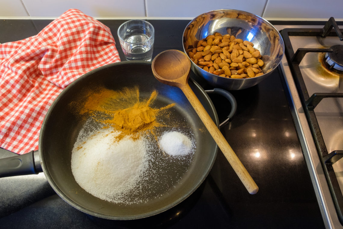 SugarCoated Cinnamon Almonds merinoandtomatoes