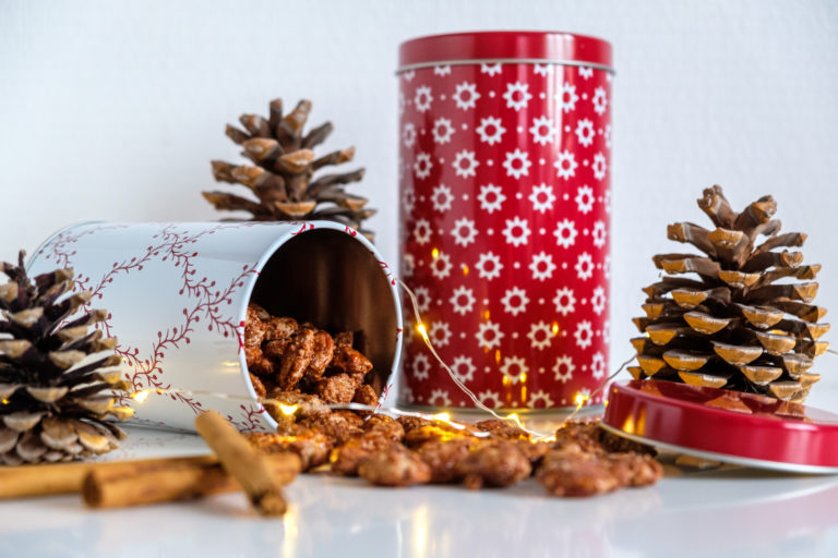 SugarCoated Cinnamon Almonds merinoandtomatoes